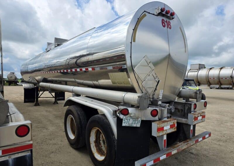 U-4898 1995 Brenner 7000 Gallon Stainless Steel Semi Tanker