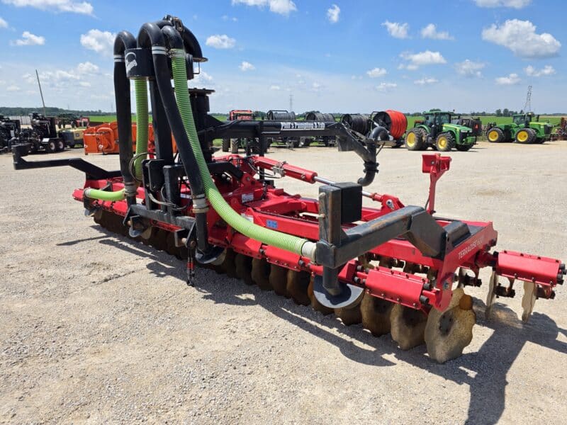 Phil’s Pumping 20′ Pottinger Disc Manure Incorporator w. 6″ Stinger
