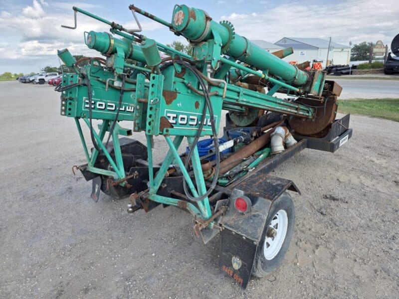 (2) 8′ Houle Pit Pumps and Trailer