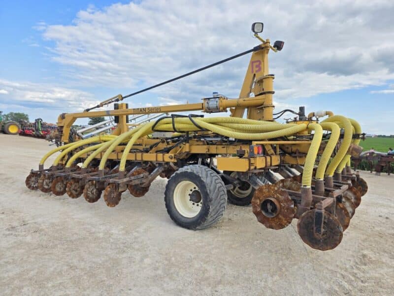 36′ Bazooka Farmstar Titan 1 Pulltype Toolbar