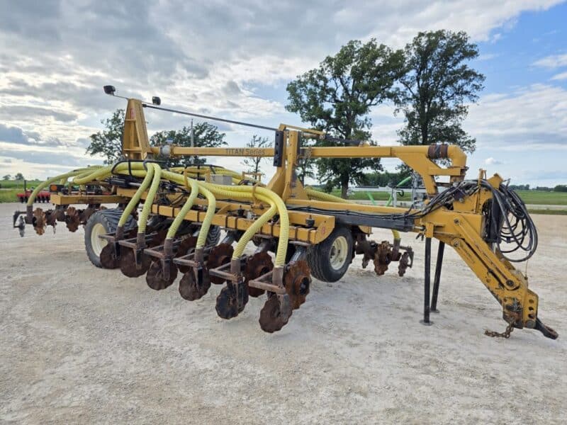 36′ Bazooka Farmstar Titan 1 Pulltype Toolbar