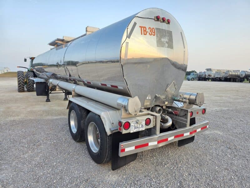 U-4899 1995 STE 7000 Gallon Stainless Steel Semi Tanker