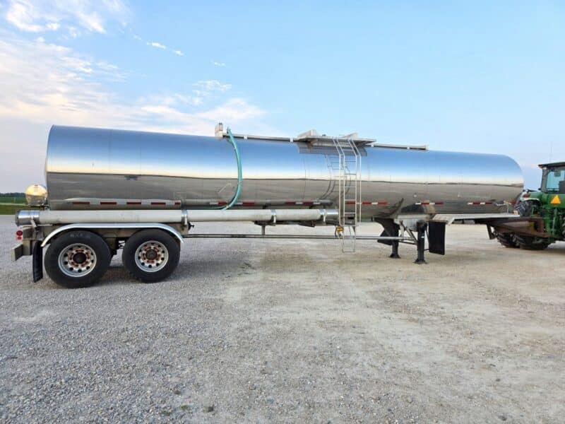 U-4899 1995 STE 7000 Gallon Stainless Steel Semi Tanker