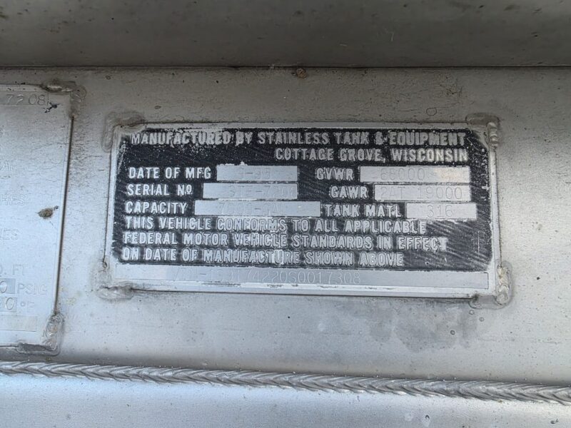 U-4899 1995 STE 7000 Gallon Stainless Steel Semi Tanker