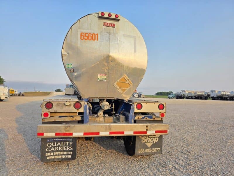 U-4900 1988 Heil 6500 Gallon Stainless Steel Semi Tanker