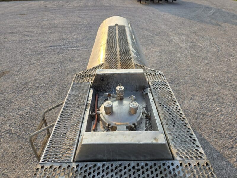 U-4900 1988 Heil 6500 Gallon Stainless Steel Semi Tanker