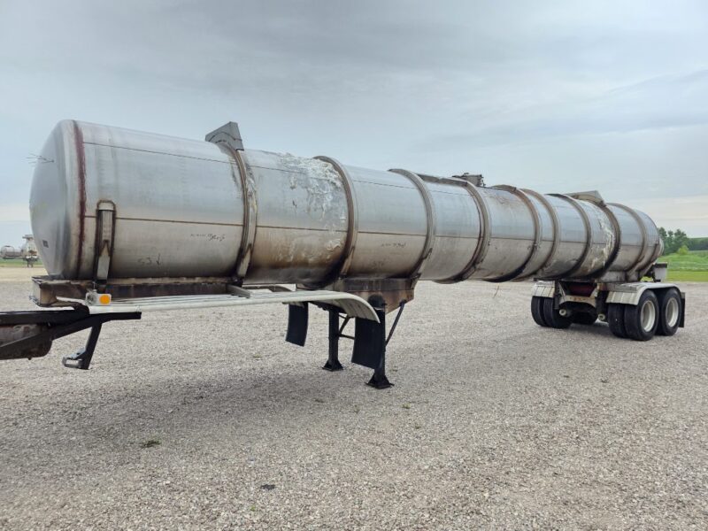 U-4897 2010 Brenner 7000 Gallon Stainless Steel Semi Tanker