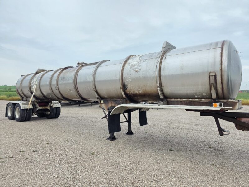 U-4897 2010 Brenner 7000 Gallon Stainless Steel Semi Tanker