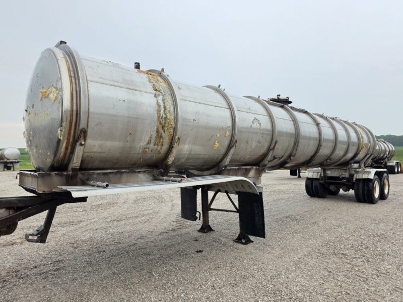 U-4898 1995 Brenner 7000 Gallon Stainless Steel Semi Tanker