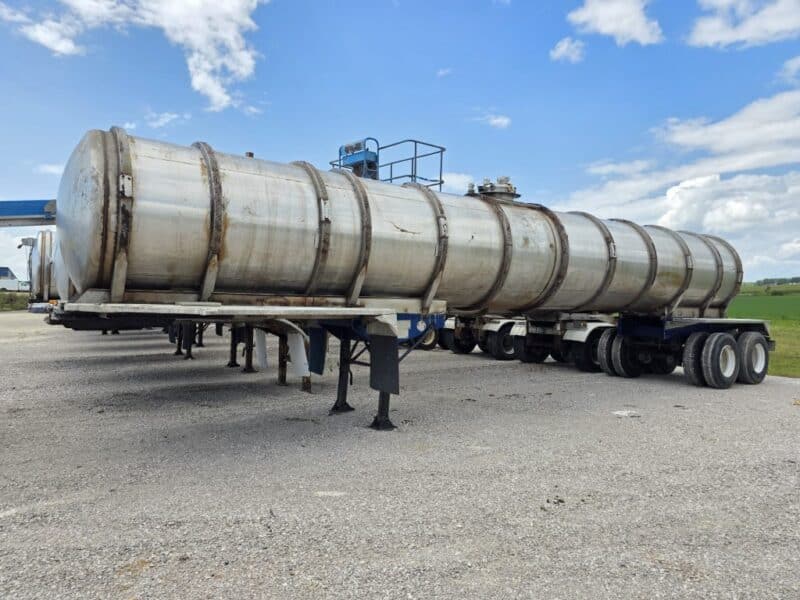 U-4900 1988 Heil 6500 Gallon Stainless Steel Semi Tanker