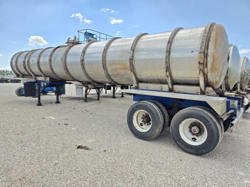 U-4900 1988 Heil 6500 Gallon Stainless Steel Semi Tanker