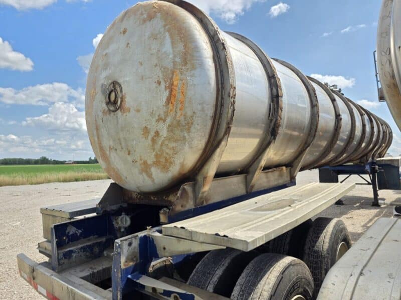 U-4900 1988 Heil 6500 Gallon Stainless Steel Semi Tanker