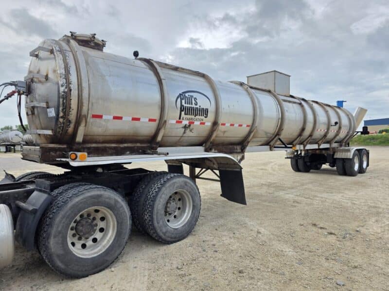 U-4896 1997 Brenner 6800 Gallon Stainless Steel Semi Tanker