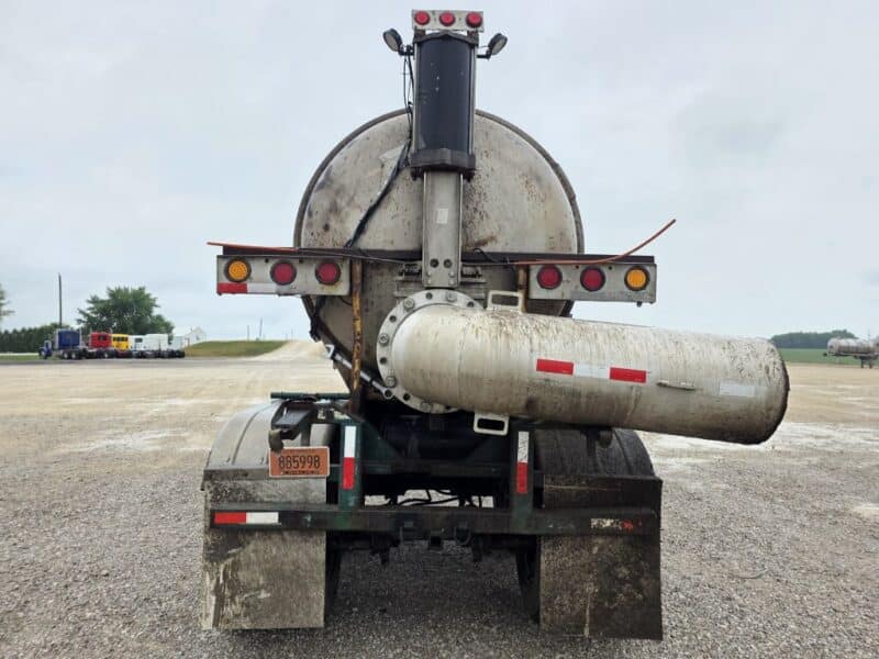 18″ U-4901 1979 Heil 6300 Gallon Stainless Steel Semi Tanker w. 18in Unload