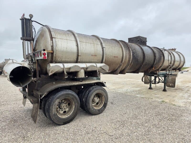 18″ U-4901 1979 Heil 6300 Gallon Stainless Steel Semi Tanker w. 18in Unload