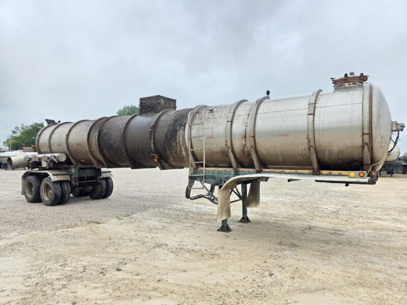 18″ U-4901 1979 Heil 6300 Gallon Stainless Steel Semi Tanker w. 18in Unload