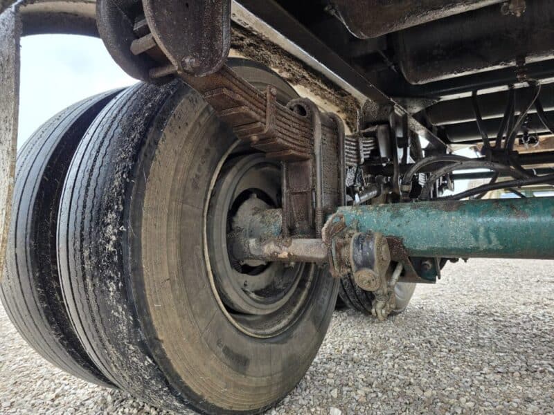 18″ U-4901 1979 Heil 6300 Gallon Stainless Steel Semi Tanker w. 18in Unload