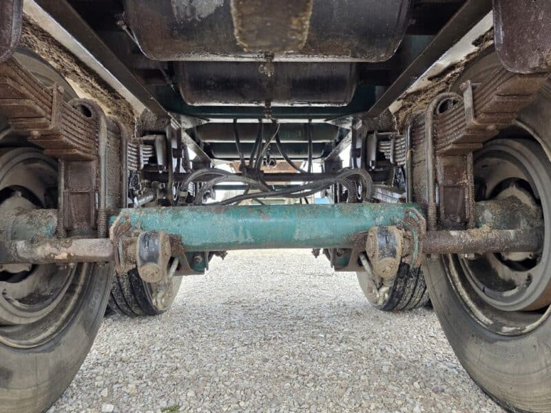 18″ U-4901 1979 Heil 6300 Gallon Stainless Steel Semi Tanker w. 18in Unload