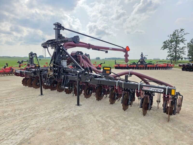 300 Acres on 28′ ZML 1424 Toolbar w. 14 Red Viper Gen 4 Row Units w. 6″ Stinger