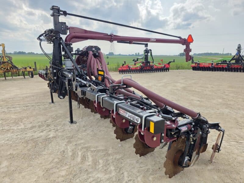 300 Acres on 28′ ZML 1424 Toolbar w. 14 Red Viper Gen 4 Row Units w. 6″ Stinger