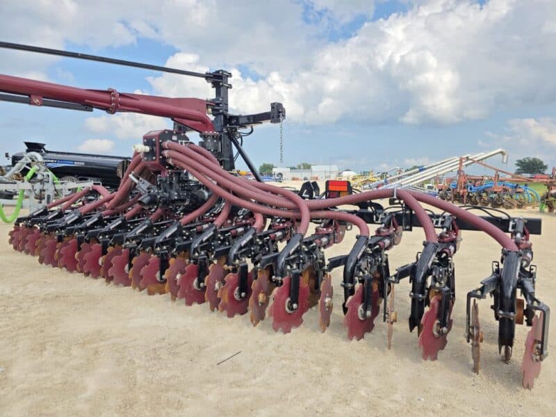 300 Acres on 28′ ZML 1424 Toolbar w. 14 Red Viper Gen 4 Row Units w. 6″ Stinger