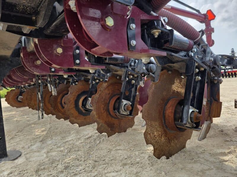 300 Acres on 28′ ZML 1424 Toolbar w. 14 Red Viper Gen 4 Row Units w. 6″ Stinger