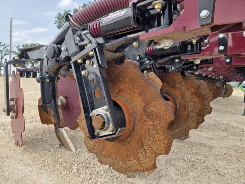 300 Acres on 28′ ZML 1424 Toolbar w. 14 Red Viper Gen 4 Row Units w. 6″ Stinger