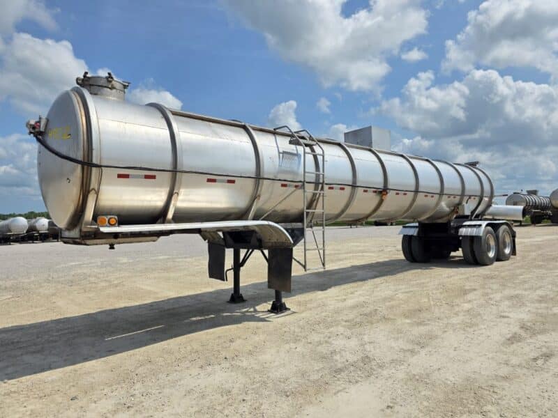 18″ U-4902 1985 Karikool 6500 Gallon Stainless Steel Semi Tanker w. 18in Unload