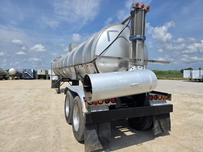 18″ U-4902 1985 Karikool 6500 Gallon Stainless Steel Semi Tanker w. 18in Unload