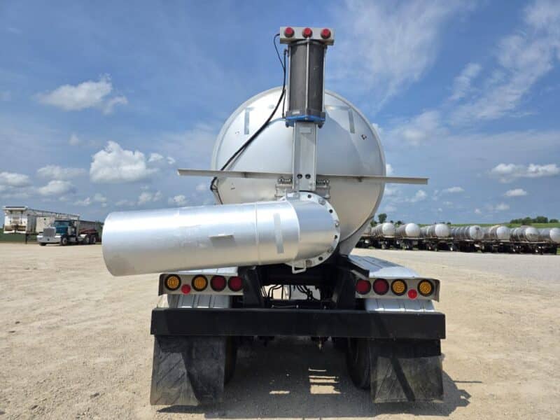 18″ U-4902 1985 Karikool 6500 Gallon Stainless Steel Semi Tanker w. 18in Unload