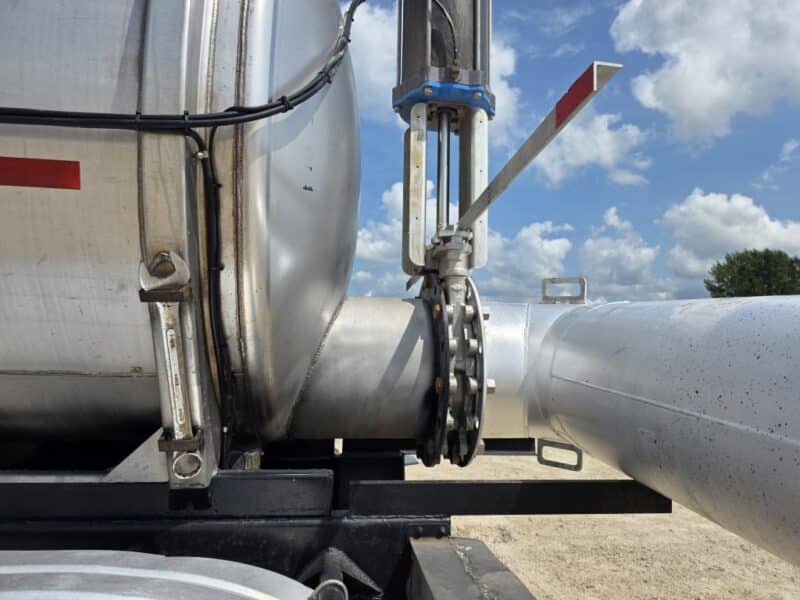 18″ U-4902 1985 Karikool 6500 Gallon Stainless Steel Semi Tanker w. 18in Unload