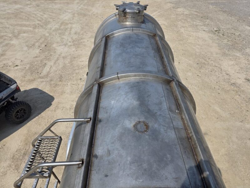 18″ U-4902 1985 Karikool 6500 Gallon Stainless Steel Semi Tanker w. 18in Unload