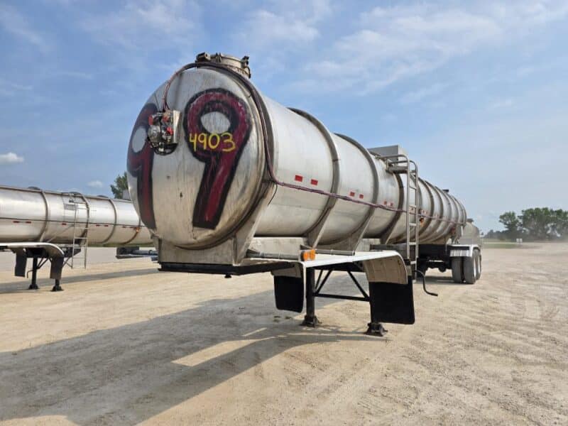 18″ U-4903 1974 Butler 6500 Gallon Stainless Steel Semi Tanker w. 18in Unload