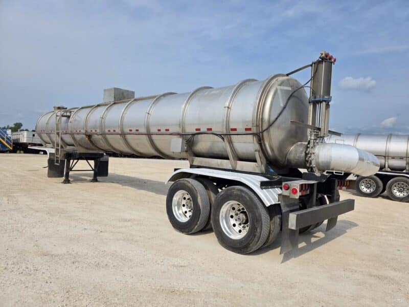 18″ U-4903 1974 Butler 6500 Gallon Stainless Steel Semi Tanker w. 18in Unload