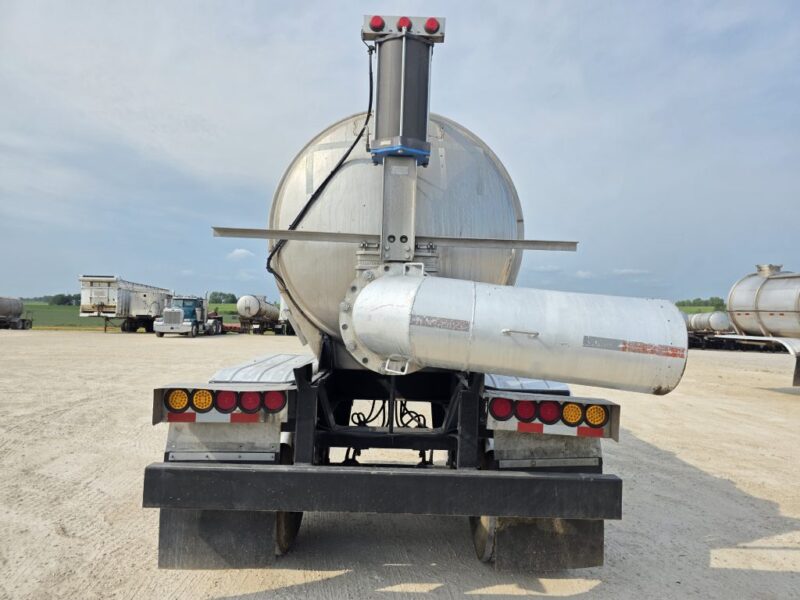 18″ U-4903 1974 Butler 6500 Gallon Stainless Steel Semi Tanker w. 18in Unload