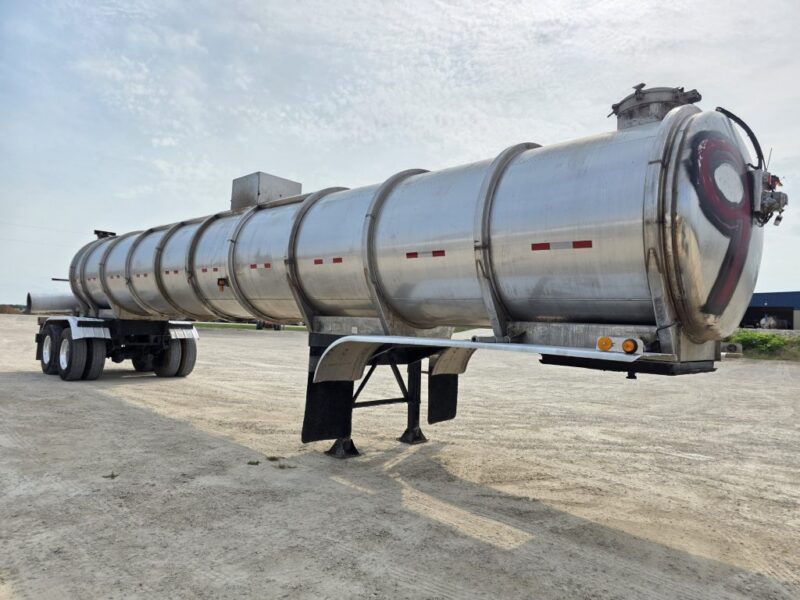 18″ U-4903 1974 Butler 6500 Gallon Stainless Steel Semi Tanker w. 18in Unload