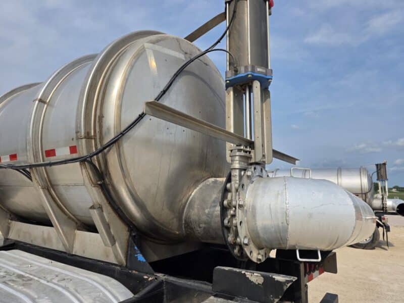 18″ U-4903 1974 Butler 6500 Gallon Stainless Steel Semi Tanker w. 18in Unload