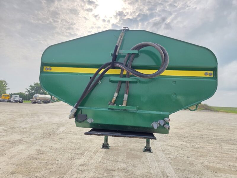 7000 Gallon Diller Semi Tanker with 8″ Offload Boom Kit.