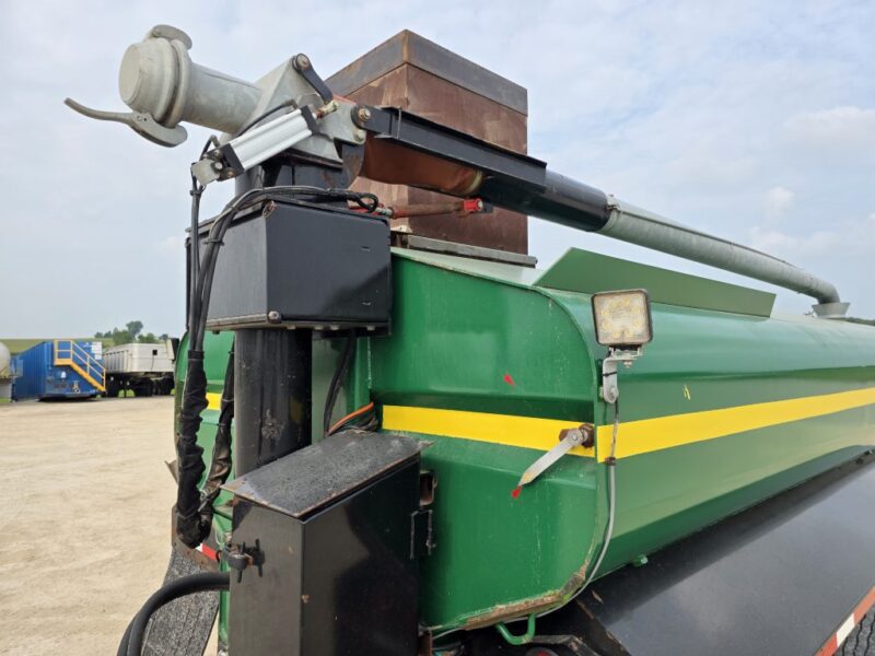 7000 Gallon Diller Semi Tanker with 8″ Offload Boom Kit.