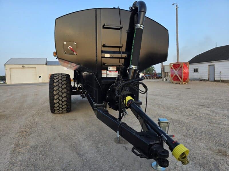 Honey Badger 6000 Gallon Manure Spreader