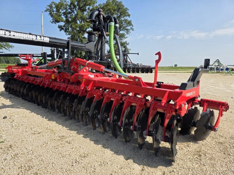 Phil’s Pumping 20′ Pottinger Disc Manure Incorporator w. 6″ Stinger