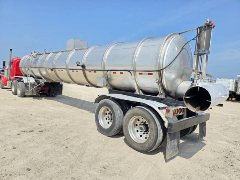 18″ U-4902 1985 Karikool 6500 Gallon Stainless Steel Semi Tanker w. 18in Unload