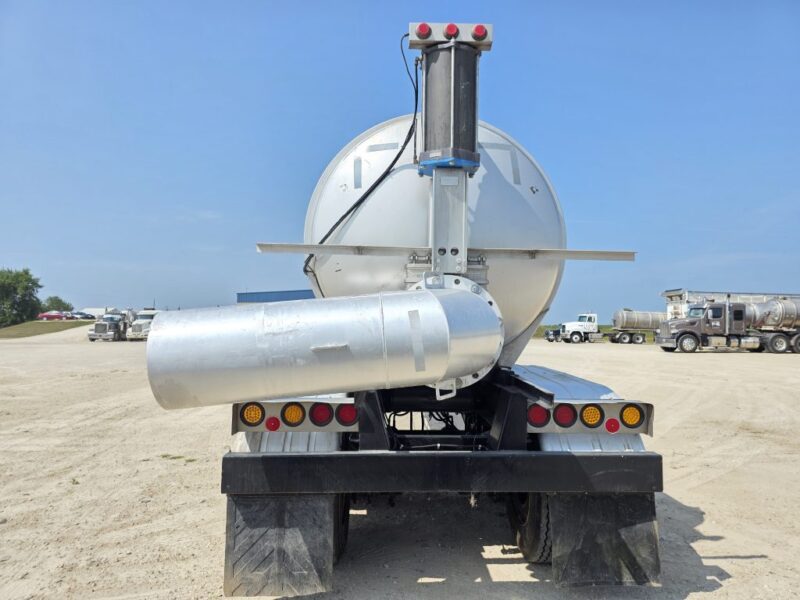 18″ U-4902 1985 Karikool 6500 Gallon Stainless Steel Semi Tanker w. 18in Unload