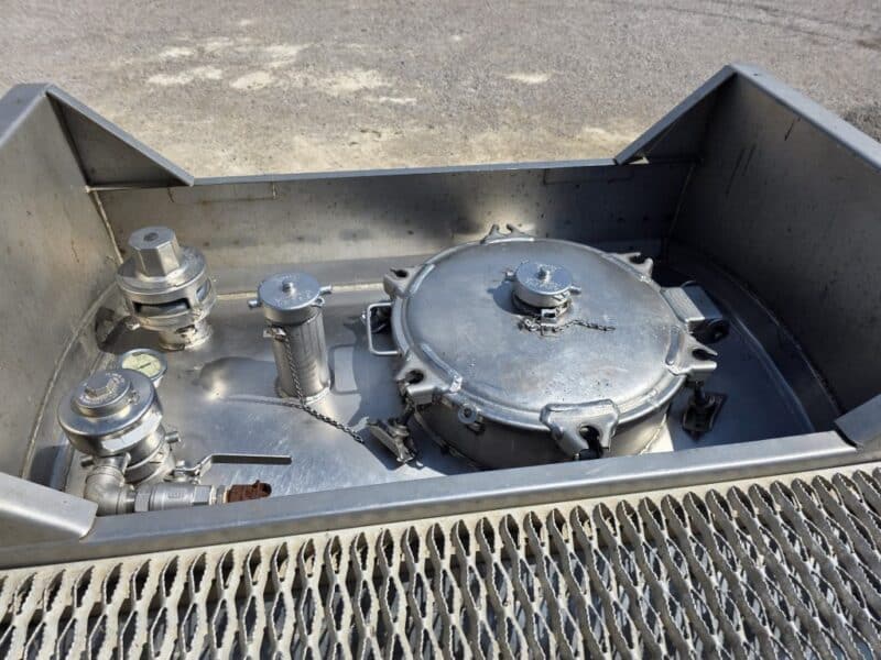 U-4912 2010 Brenner 7000 Gallon Stainless Steel Semi Tanker