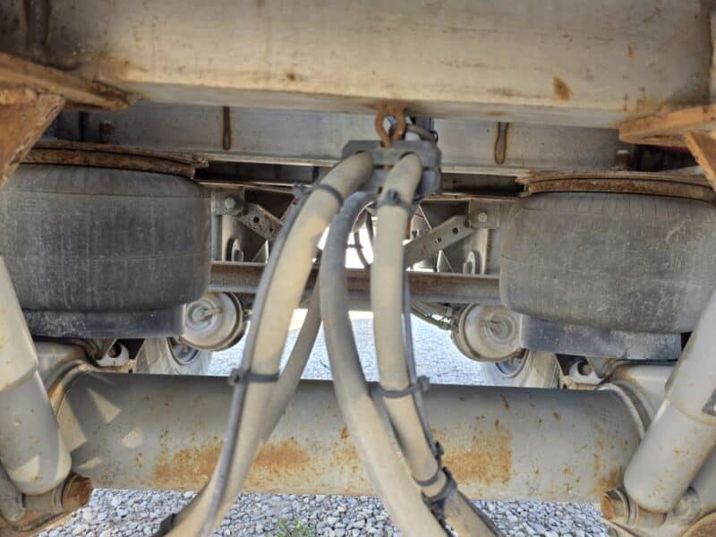 U-4904 1987 Fruehauf 7100 Gallon Stainless Steel Semi Tanker