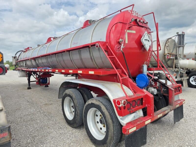 U-4908 1985 West-Mark 7000 Gallon Stainless Steel Vacuum Semi Tanker