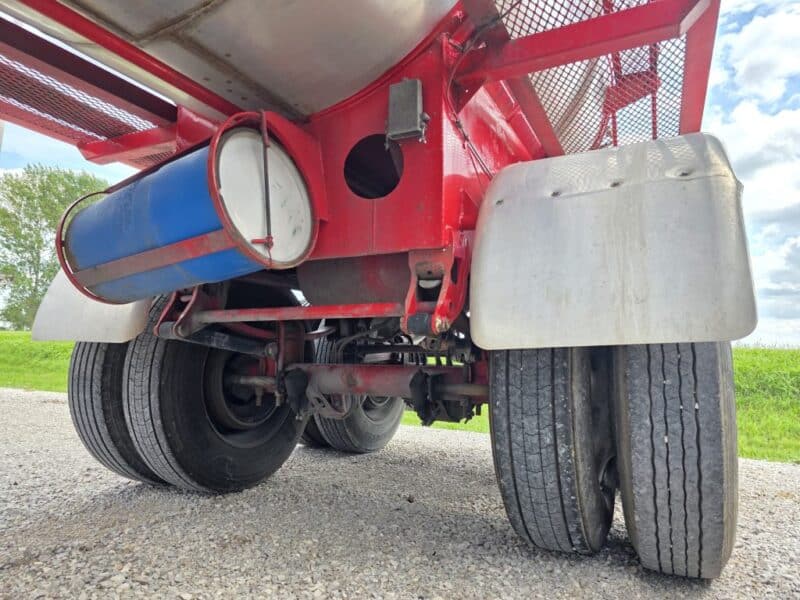 U-4908 1985 West-Mark 7000 Gallon Stainless Steel Vacuum Semi Tanker