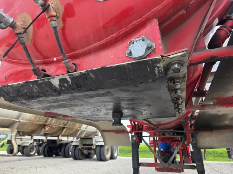 U-4908 1985 West-Mark 7000 Gallon Stainless Steel Vacuum Semi Tanker