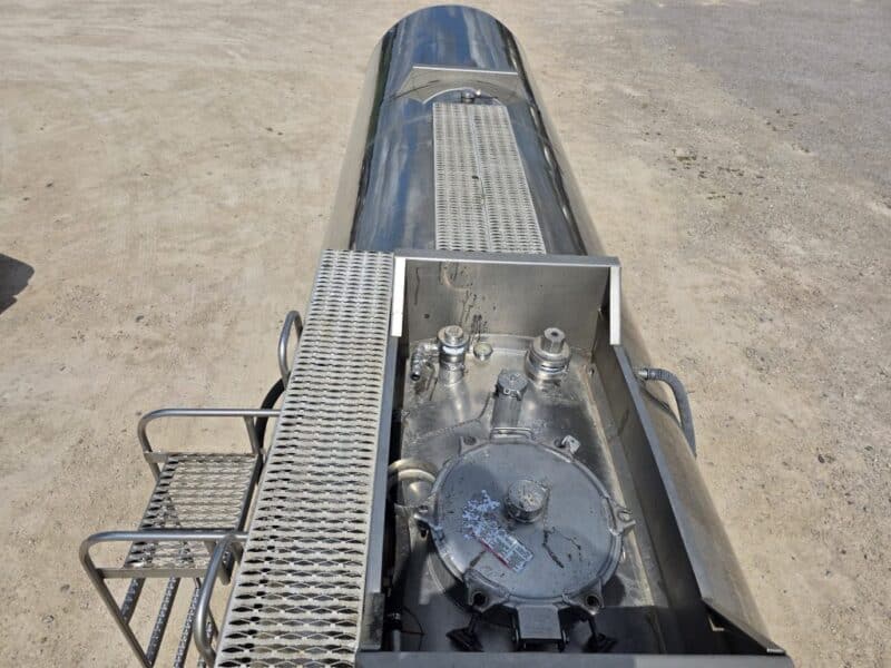 U-4913 2010 Brenner 7000 Gallon Stainless Steel Semi Tanker