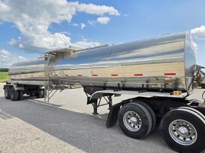 U-4910 1989 Sunshine 7000 Gallon Stainless Steel Semi Tanker